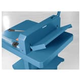 Massicot manuel professionnel A3 842 avec pieds support DAHLE — Capots de protection